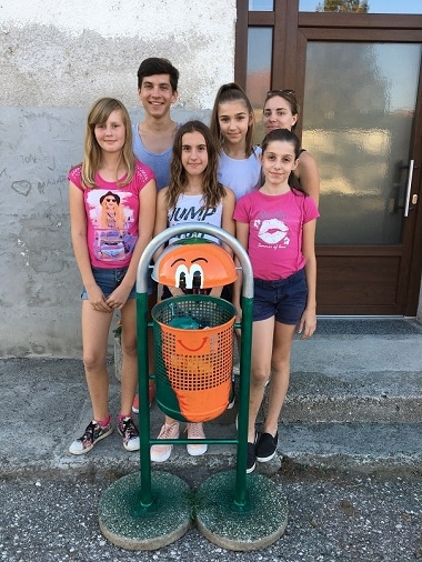 23